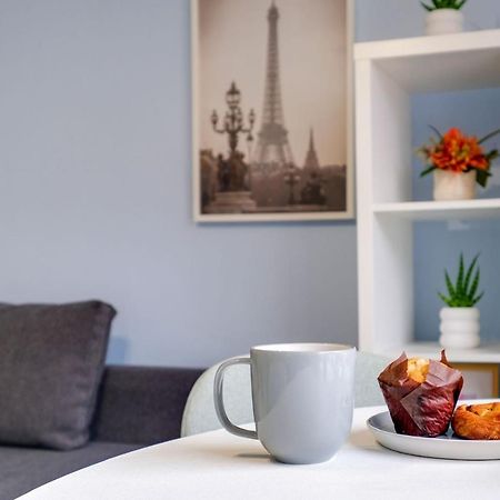 Ferienwohnung Chic 1Br House In Hounslow - 12 Mins From Heathrow Airport Feltham Exterior foto